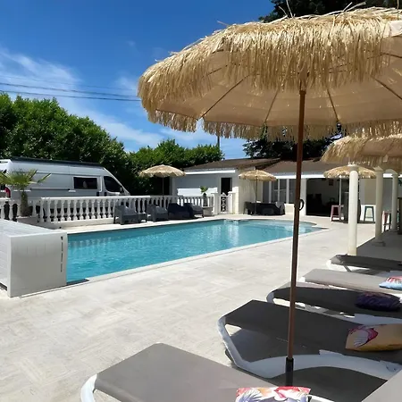 Feriehus Romantic Poolside Escape In Spay Spay
