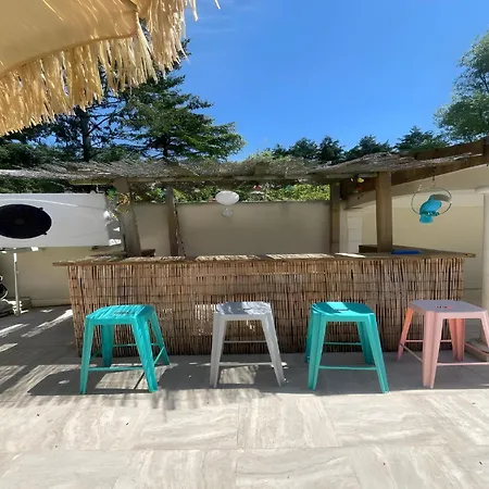 Romantic Poolside Escape In Spay Spay