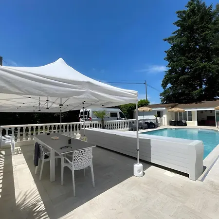 Romantic Poolside Escape In Spay * Spay