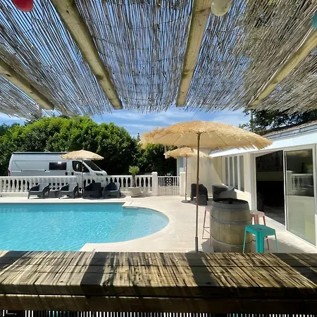 Feriehus Romantic Poolside Escape In Spay Spay